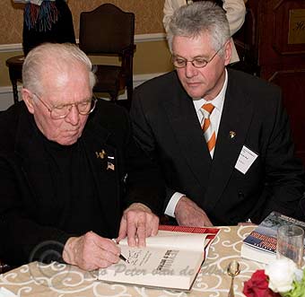 signing